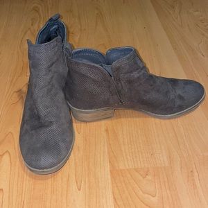 Lightly worn Dolce Vita Gray Booties - Size 8 women’s